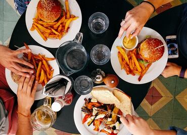 Mata de un tiro a empleado de restaurante por "tardar con la comida"