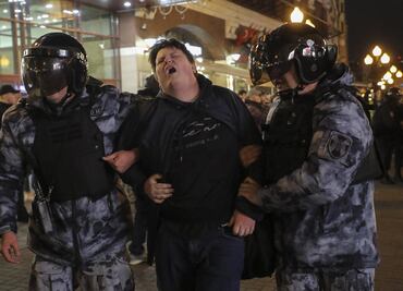 Rusia: Suman más de 350 detenidos en protestas contra movilización parcial