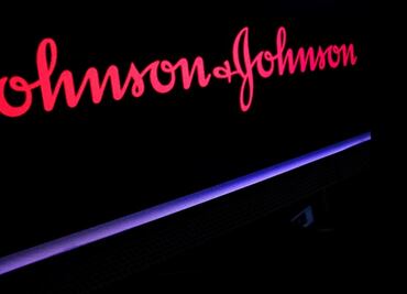 Ordenan a Johnson & Johnson pagar 325 mdd a mujer que desarrolló cáncer