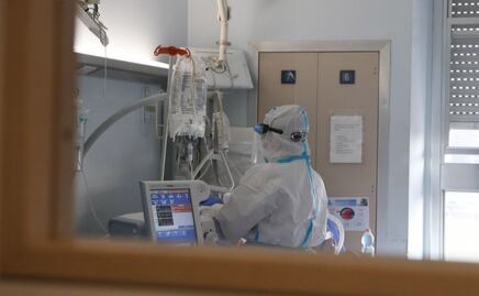 Hospitales de EU pueden "desbordarse" por covid: Biden 