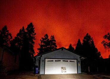 Fuertes vientos en California amenazan con empeorar la temporada de fuegos