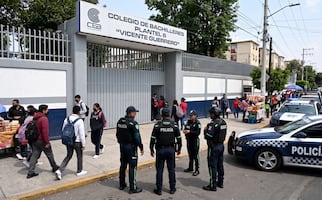 Encapuchados irrumpen Bachilleres 6 de Iztapalapa y hieren a un profesor