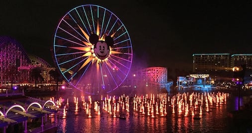 Heredera de Disney se infiltra en Disneyland y critica condiciones de trabajo