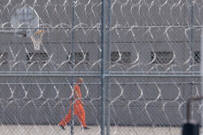 Joven migrante mexicano muere en cárcel utilizada por ICE en Florida