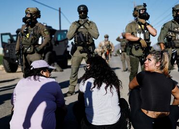 Suman 200 los migrantes detenidos en redadas en granjas de California; aseguran que tenían órdenes válidas