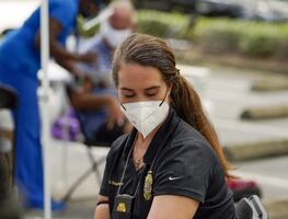 J&J dice que un refuerzo de su vacuna eleva la protección contra Covid