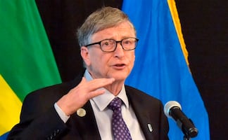 Bill Gates estima fecha en que se podría 'detener' al coronavirus 