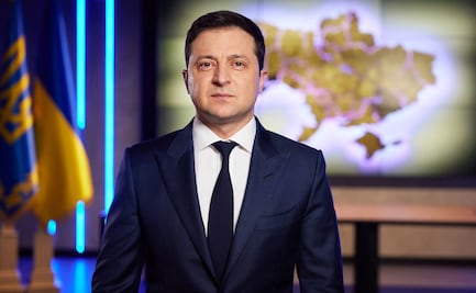 Rusa dice que Zelenski es guapo y tiene sentido de humor; la multan