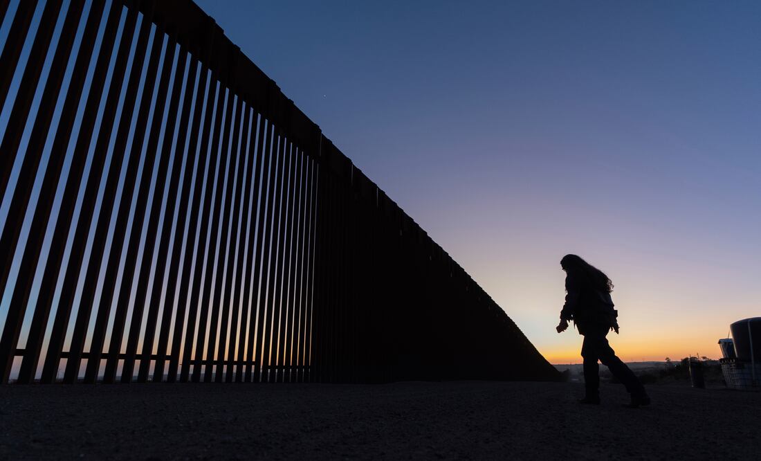 Revés para Trump: tribunal bloquea su intento de cerrar el asilo en la frontera con México . (AP Photo/Gregory Bull, File)