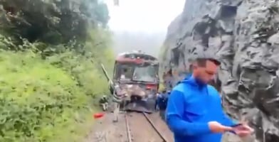 URGENTE: choque frontal de trenes rumbo a Machu Picchu deja al menos un muerto y decenas de heridos