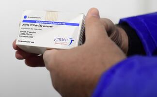 Canadá recomienda vacuna de J&J solo para mayores de 30 años