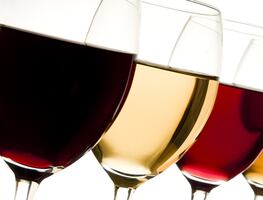 ¿Tomas vino para perder peso? Esta es la razón por la que no funciona