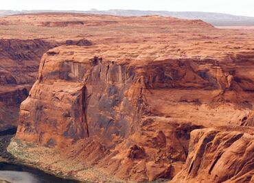 Turista cae 30 metros por tomar fotos en mirador de Arizona