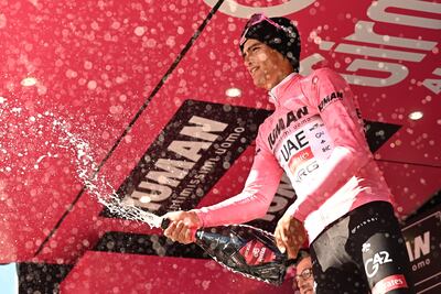 Isaac Del Toro sufre pero mantiene liderato en carrera dramática del Giro de Italia