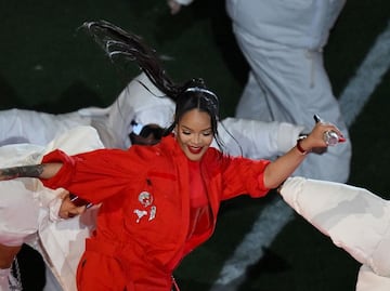 ¿Les copió? Critican a Rihanna por bailar coreografía de BTS en el Super Bowl