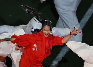 ¿Les copió? Critican a Rihanna por bailar coreografía de BTS en el Super Bowl