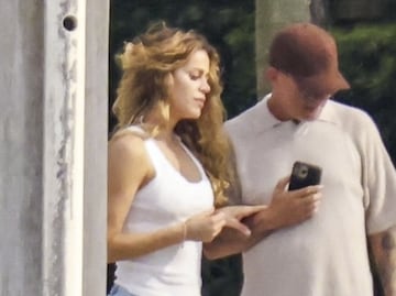 Alejandro Sanz estrena romance con Candela Márquez, 20 años menor, ¿el clon de Shakira?