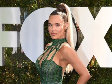 CJ Perry impacta en Instagram con bikini casi imposible de llevar