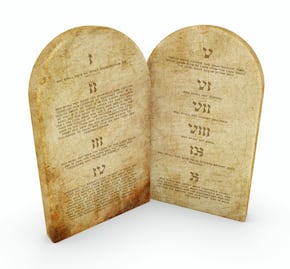 Subastarán en Nueva York la tableta de los Diez Mandamientos más antigua conocida