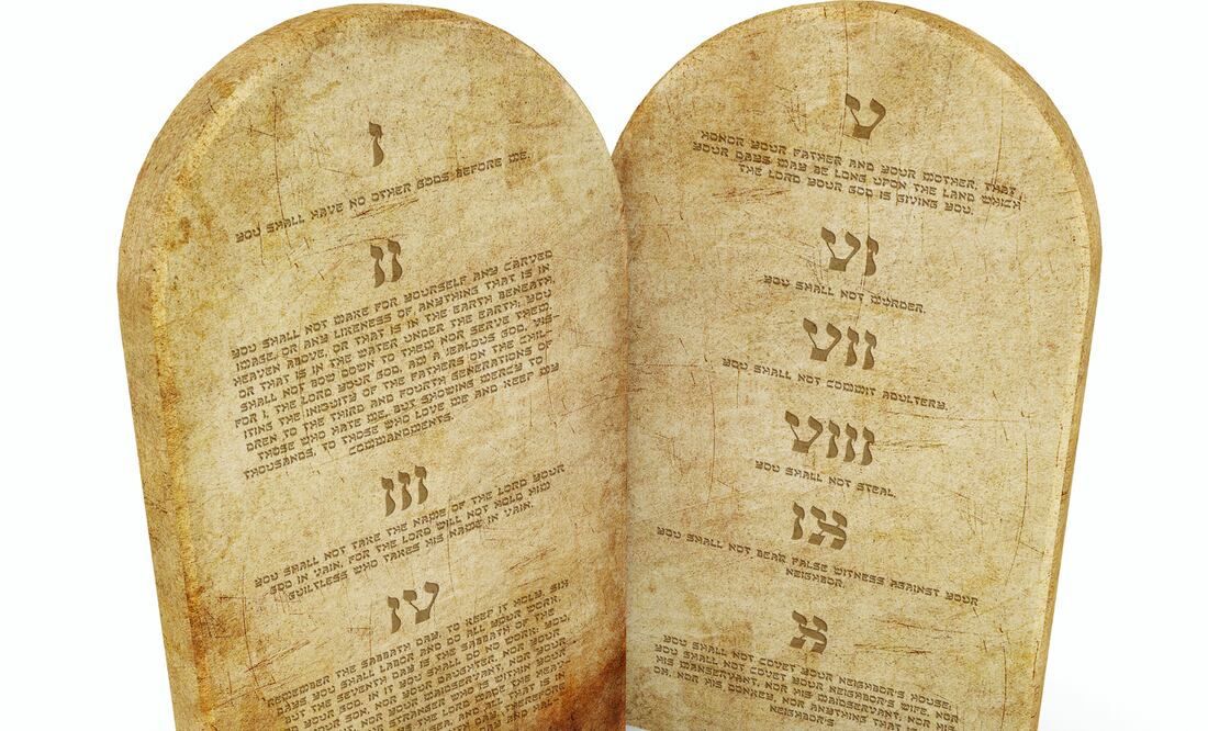 Subastarán en Nueva York la tableta de los Diez Mandamientos más antigua conocida. Foto iStock / Moderzoom