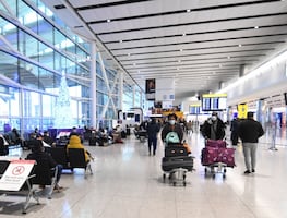 Las aerolíneas que están prohibiendo el uso de cubiertas y cubrebocas de tela