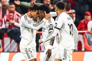 ¡Estalló el Bernabéu! Abucheos, susto por Militão y el fin de la pesadilla para Mbappé y Vinícius