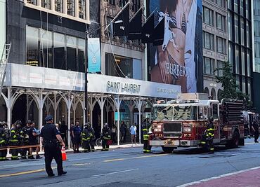 Se incendia la tienda de lujo Tiffany's de la Quinta Avenida de Nueva York; no hay víctimas