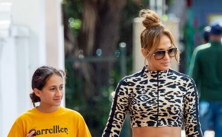 Jennifer Lopez arrasa con leggings ajustados ‘animal print’