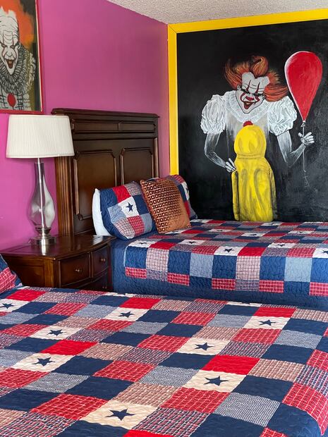 Clown Motel / Diana Espinoza
