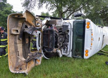 Campesinos mexicanos, entre las víctimas en accidente de autobús en Florida