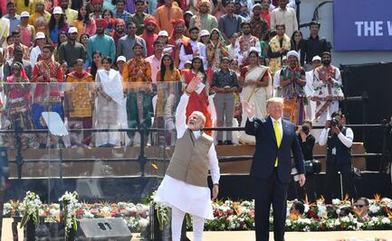 "Namasté Trump": India brinda a Trump una recepción multitudinaria