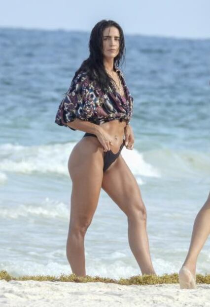 Bárbara de Regil se luce con bikini y figura fitness en Tulum 