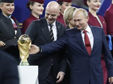 La FIFA y la UEFA suspenden a selecciones y clubes de Rusia