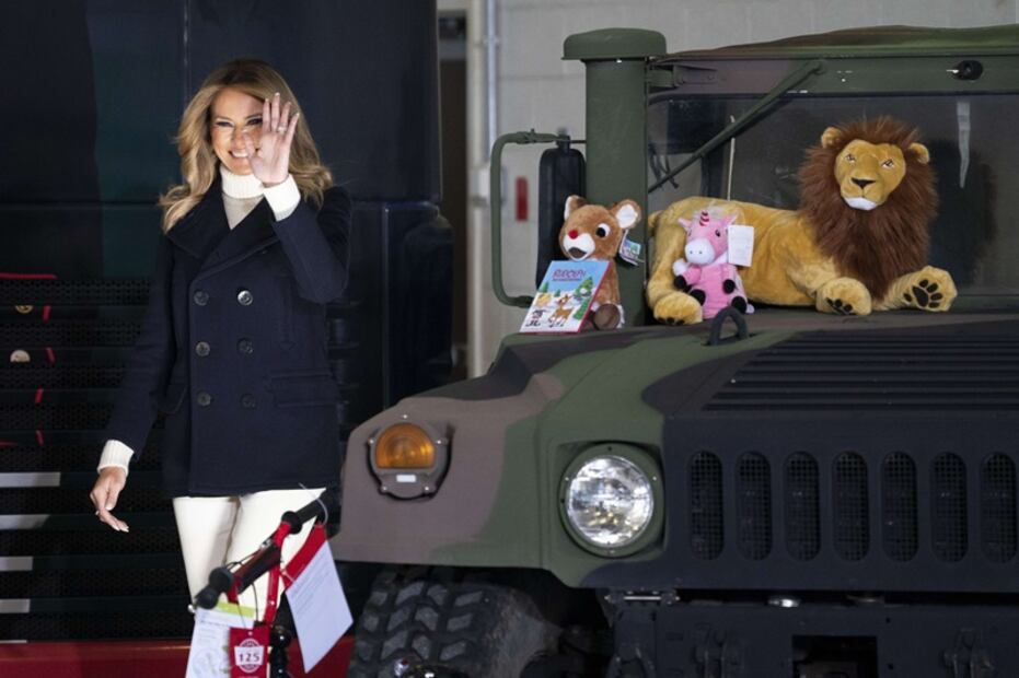 El look de lujo con el que Melania Trump asistió al evento anual de los Marines
