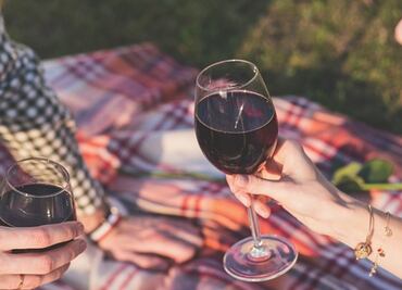¿Cómo ayuda el vino tinto a la salud?