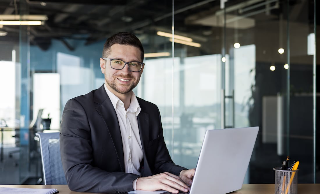 Trabaja en la Ciudad de México y gana hasta $30,000 mensuales con estas tres vacantes. iStock/Liubomyr Vorona