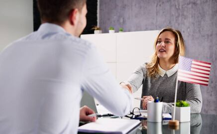 Trabajo en Consulado de EU en Guadalajara: buscan cajeros con prepa y pagan $275,000 al año