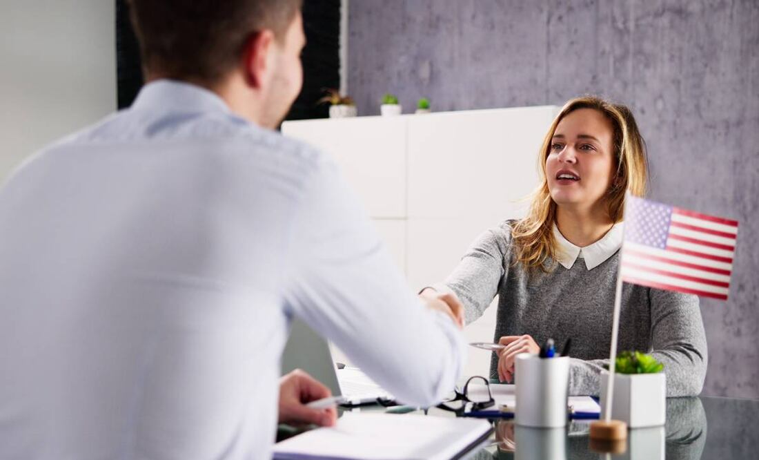 El Consulado de Estados Unidos en Guadalajara ofrece un salario de 275 mil dólares al año. Foto: iStock