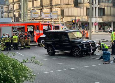 Terror en Stuttgart: coche atropella a una multitud y deja varios heridos
