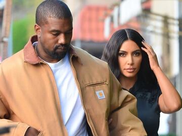 Kim Kardashian delinea su figura 'curvy' con minivestido negro