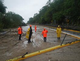 Acapulco permanece sin luz e incomunicado tras paso de Otis como categoría 5
