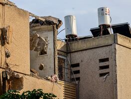 Guerra Israel - Palestina: Tres heridos al impactar un cohete en edificio de Tel Aviv