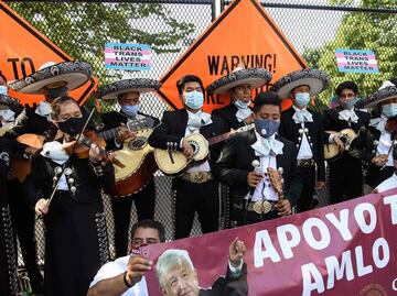 Video. Mexicanos bailan al ritmo de mariachi frente a la Casa Blanca