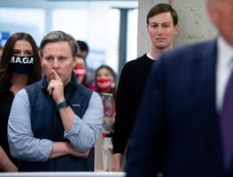 Melania y Jared piden a Trump que acepte derrota, según medios de EU