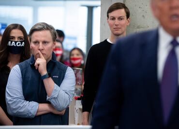 Melania y Jared piden a Trump que acepte derrota, según medios de EU