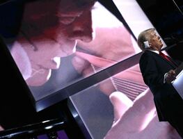 Trump dice que si no hubiera movido la cabeza estaría muerto, tras intento de asesinato: "No estaríamos juntos"