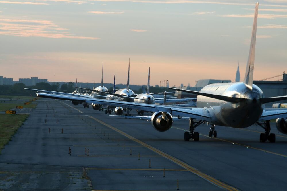 Los aeropuertos de Nueva York y Nueva Jersey cierran tras terremoto. Foto iStock / XavierMarchant