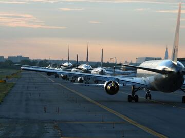 Los aeropuertos de Nueva York y Nueva Jersey cierran tras terremoto