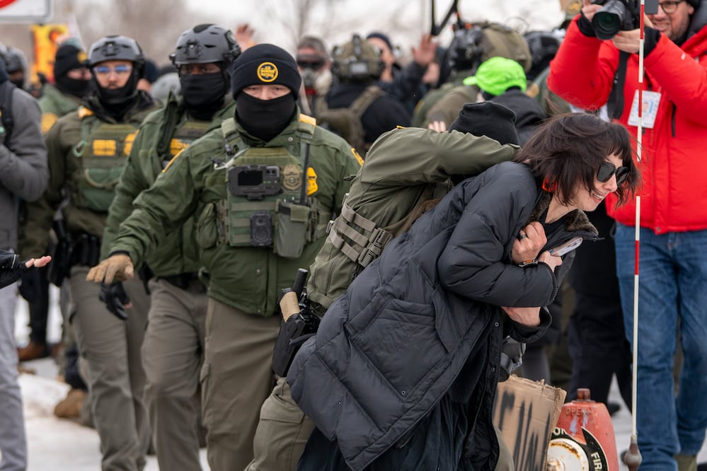 Indignación en Minnesota: “Que se joda ICE”, gritan manifestantes tras asesinato de una mujer EFE/ Angel Colmenares