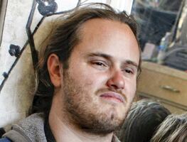 Hombre acusado de agredir al esposo de Nancy Pelosi se declara no culpable